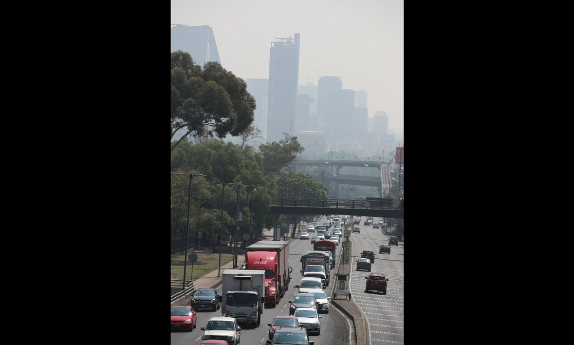 El filtro de partículas en las unidades pesadas operadas a diésel disminuyen en 90 por ciento la emisión de partículas contaminantes. Foto José Antonio López / Archivo