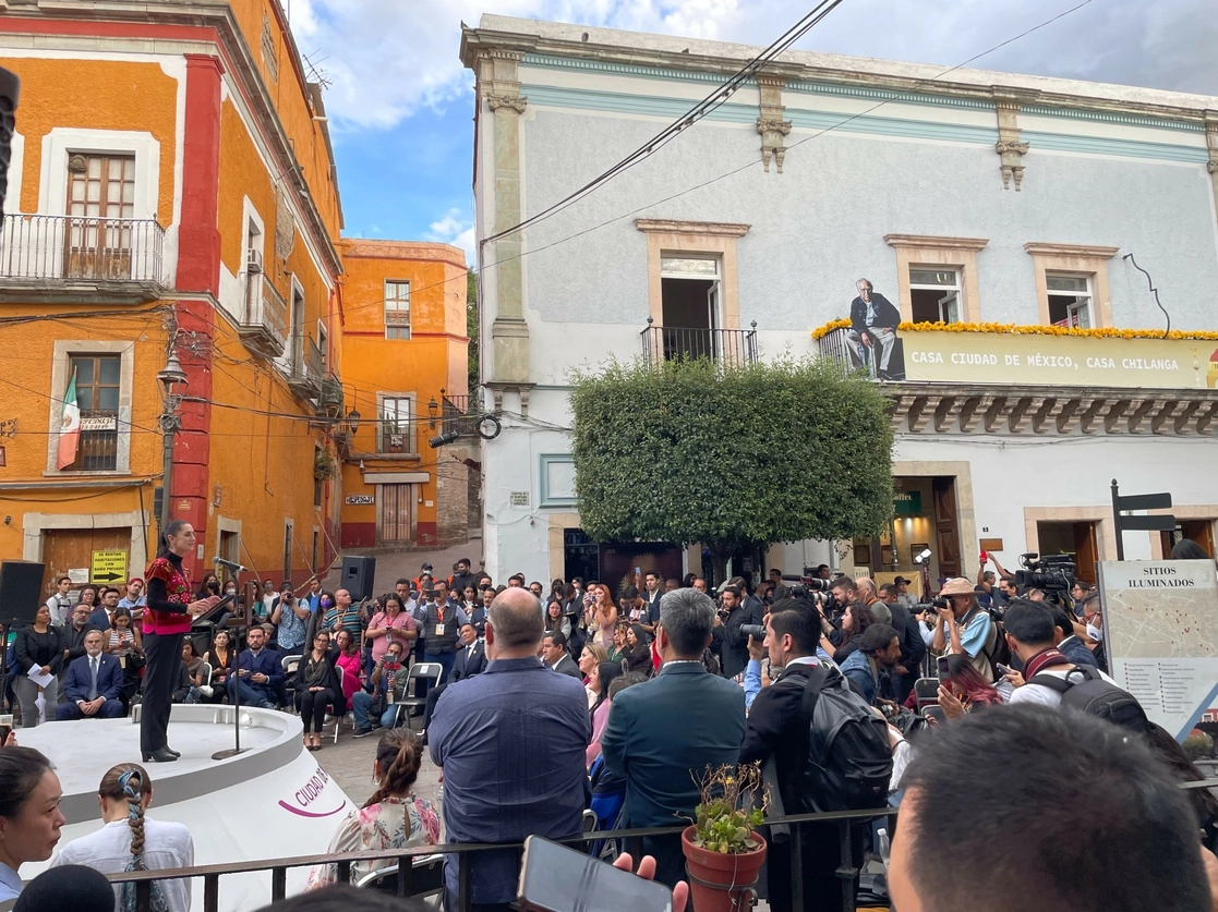 Claudia Sheinbaum inauguró la Plaza Chilanga, como parte de las actividades del Festival Internacional Cervantino, en Guanajuato, Guanajuato. Foto Mónica Mateos-Vega