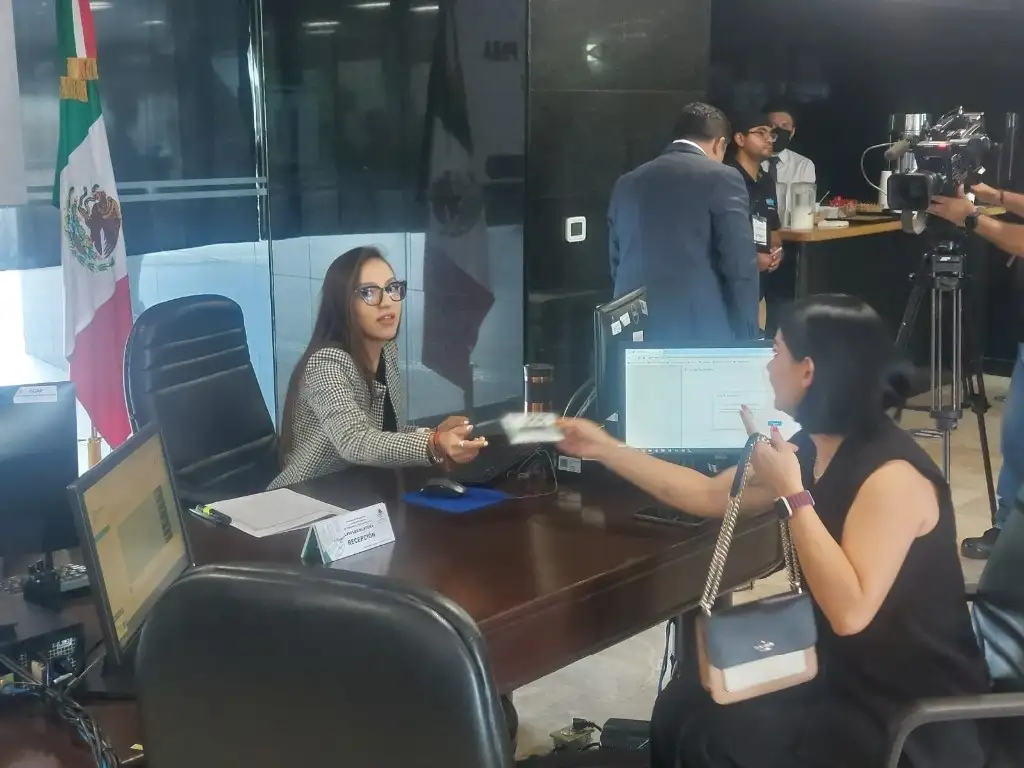 Credencialización de diputados este 21 de agosto de 2024. Foto Fernando Camacho