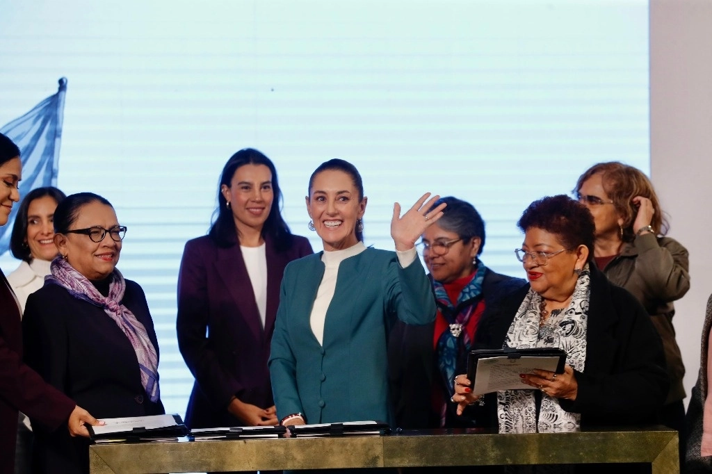 La presidenta Claudia Sheinbaum, durante su conferencia "mañanera del pueblo", desde Palacio Nacional. Foto Germán Canseco