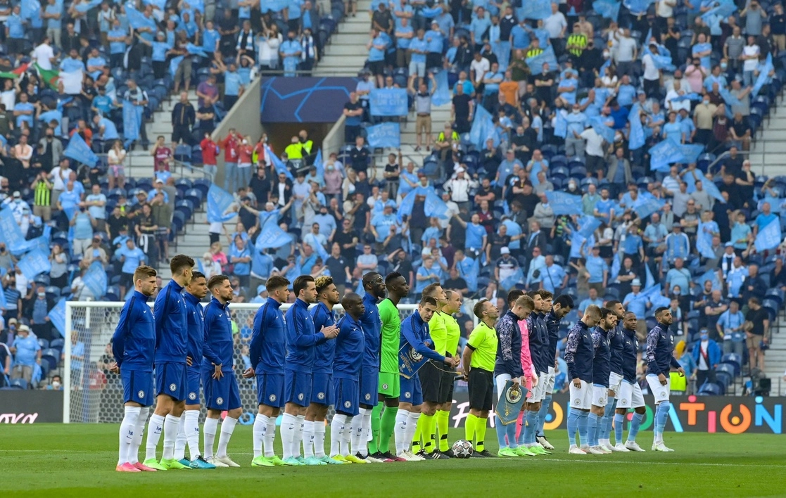 Manchester City y Chelsea antes de dar inicio a la final de la Liga de Campeones de la UEFA. Foto Afp