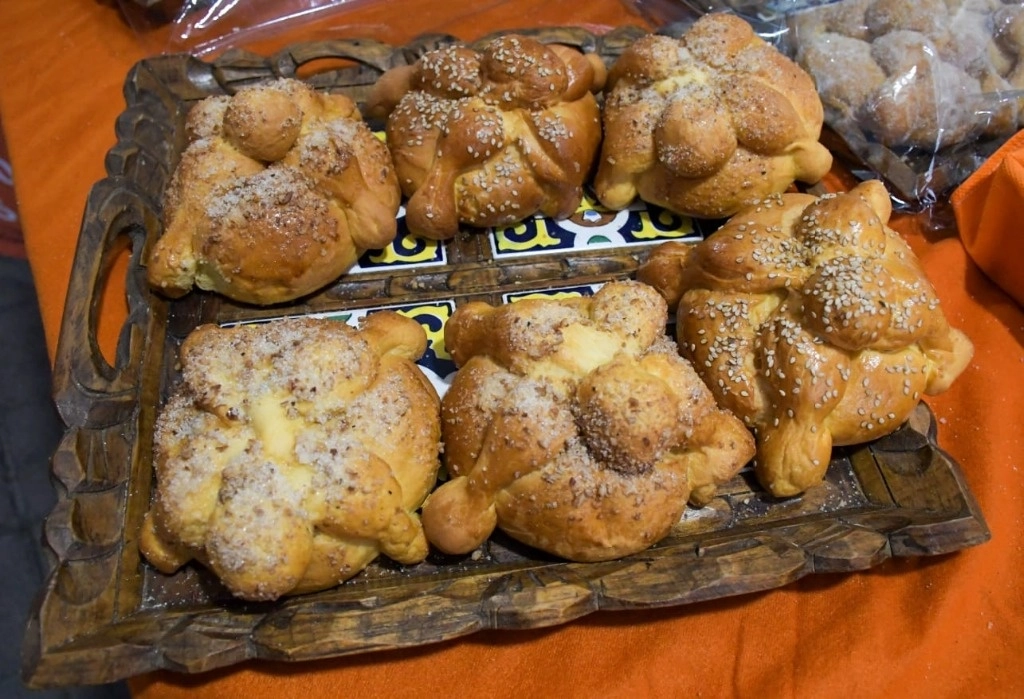 La Feria del Pan de Muerto en Nezahualcóyol, Edomex, se realiza como parte del Festival Nezamictlán 2023. Foto ‘La Jornada’