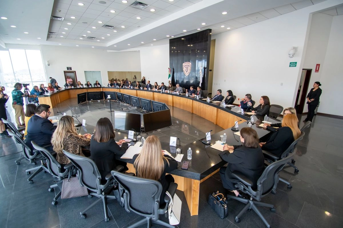 La  primera sesión del Pleno del Tribunal Superior de Justicia fue encabezada por la Magistrada Presidenta, Marcela Herrera Sandoval. Foto tomada de 