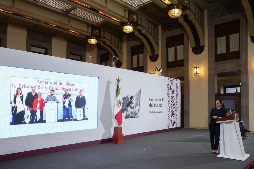 De su lado, desde la frontera norte, Zoé Robledo detalló que hoy inicia la construcción de cinco —de 12— CECIs que se instalarán en esta ciudad.  Foto 