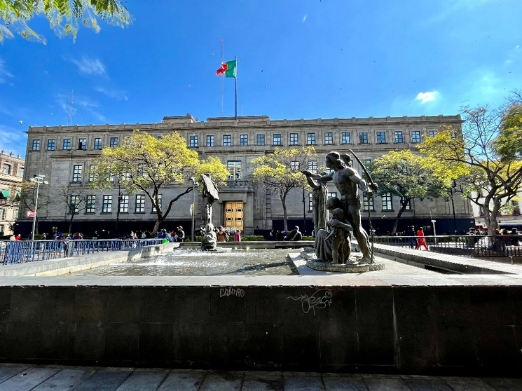 Vista externa del acceso principal de la Suprema Corte, en la Ciudad de México. Foto Luis Castillo / Archivo 
