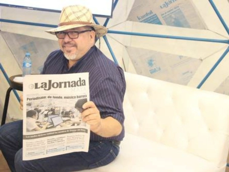 Imagen de archivo de Javier Valdez durante la Feria Internacional de la Lectura en 2017. Foto La Jornada Maya 