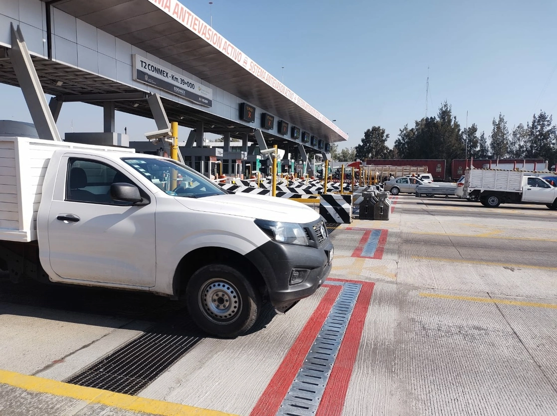 El sistema se implementó porque muchos automovilistas no quieren pagar la caseta. Foto Javier Salinas