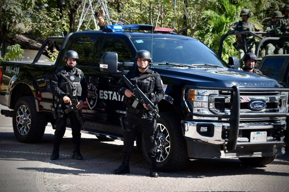 Policías estatales aumentarán la vigilancia durante el periodo vacacional en Puerto Vallarta, la ciudad jaliscience con mayor percepción de seguridad. Foto ‘La Jornada’ 