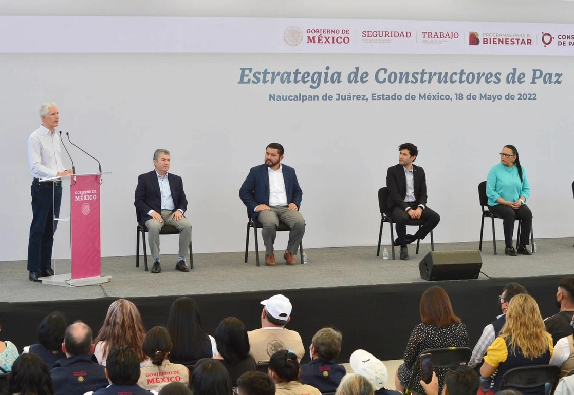 El gobernador Alfredo del Mazo acudió al banderazo. Foto La Jornada