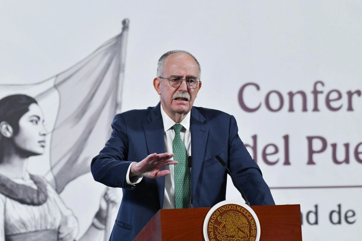 Julio Antonio Berdegué Sacristán, secretario de Agricultura y Desarrollo Rural, durante la conferencia matutina realizada en Palacio Nacional en la que presentó los plaguicidas que serán prohibidos en México.