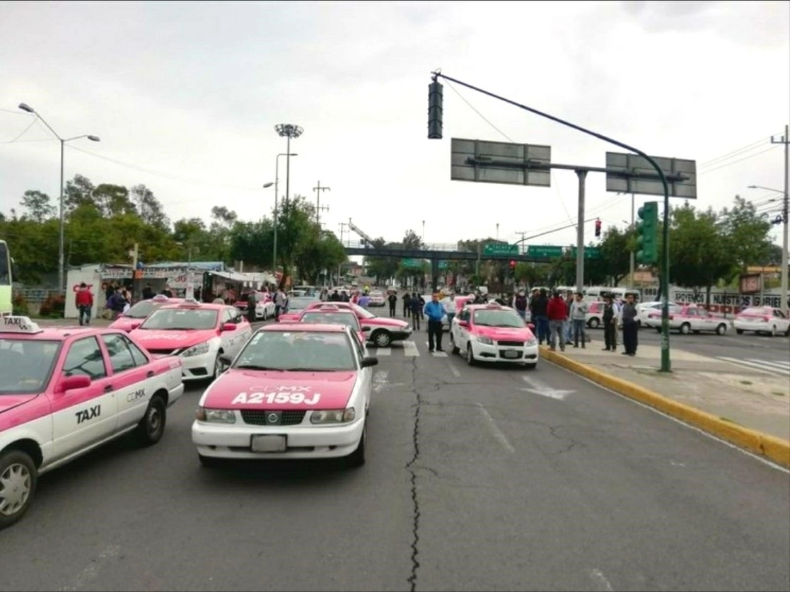 Taxis en la Ciudad de México. Foto La Jornada /Archivo