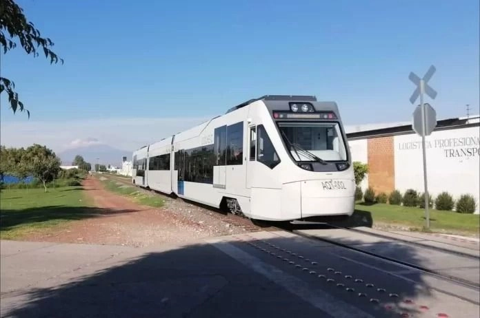 En la ruta Querétaro-Irapuato se llevarán a cabo cerca de 4 millones de viajes anuales y habrá cuatro estaciones y dos terminales. Para la ruta Saltillo-Nuevo Laredo se prevén 5.5 millones de viajes anuales, ocho estaciones y dos terminales.  