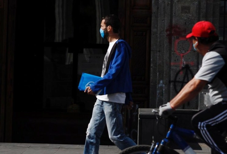 En algunos estados se preparan ante un eventual aumento de casos de Covid-19. En la imagen, el Centro Histórico de la Ciudad de México. Foto Cristina Rodríguez