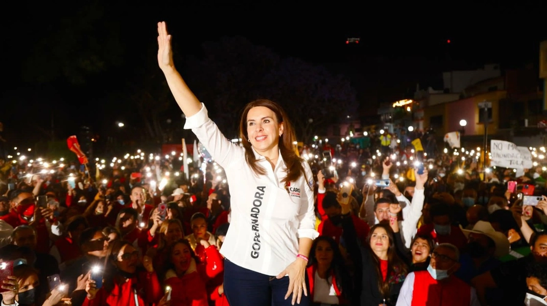 Carolina Viggiano, abanderada del PRI, PAN y PRD a la candidatura de Hidalgo. Foto Tomada del Twitter @caroviggiano