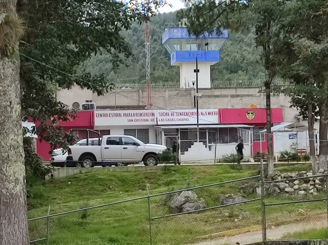 Penal ubicado en San Cristóbal donde los reclusos acusan malos tratos y múltiples violaciones a sus derechos humanos. Foto Elio Henríquez