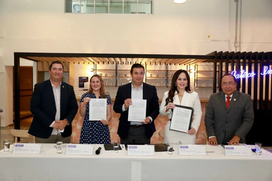 “A pesar de la distancia tenemos mucho en común, pues compartimos la misma visión de desarrollo y crecimiento" Carmen Lilia Canturosas Villarreal. Foto Carlos Figueroa
