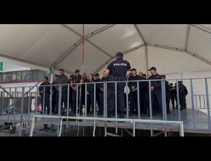 Al menos 100 policías de Tizayuca exigen la destitución del secretario de seguridad municipal, Marco Manuel Sánchez Garay. Foto Juan Ricardo Montoya 