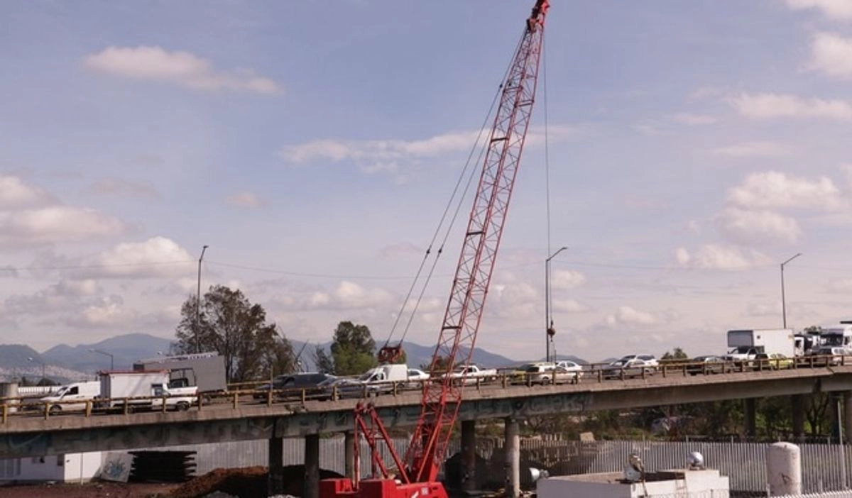 Los puenstes conectan el municipio de Nezahualcóyotl, Edomex, con CDMX, a través de la alcaldía Venustiano Carranza. Foto 