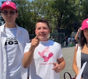 Confiaron en que su mensaje llegue a muchos más porque todavía hay quienes, a pesar de tanta publicidad que existe en medios de información y redes sociales, dicen que no saben para qué o por qué votar. Foto Instagram mario.p.ponce