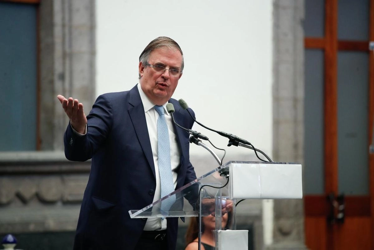 “Los tres países vamos a hacer nuestras consultas. El objetivo es llegar a 2026 con todos los elementos necesarios para la negociación, para revisar el tratado. Lo primero que se hará será definir, el 1° de julio de 2026, si el acuerdo sigue, que sí va a seguir, y de ahí ya procederemos a una revisión muy detallada, apuntó luego de participar en un evento. 
