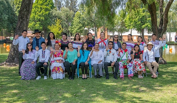 Durante cuatro semanas, los jóvenes integrantes de la décima primera generación del Programa de Liderazgo para Jóvenes Indígenas, están siendo  guiados por destacados profesores de la UDLAP. Foto cortesía