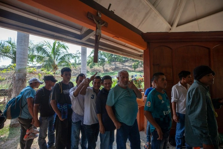 Migrantes hondureños en el  albergue Belén, en Tapachula, Chiapas. Foto Víctor Camacho / Archivo