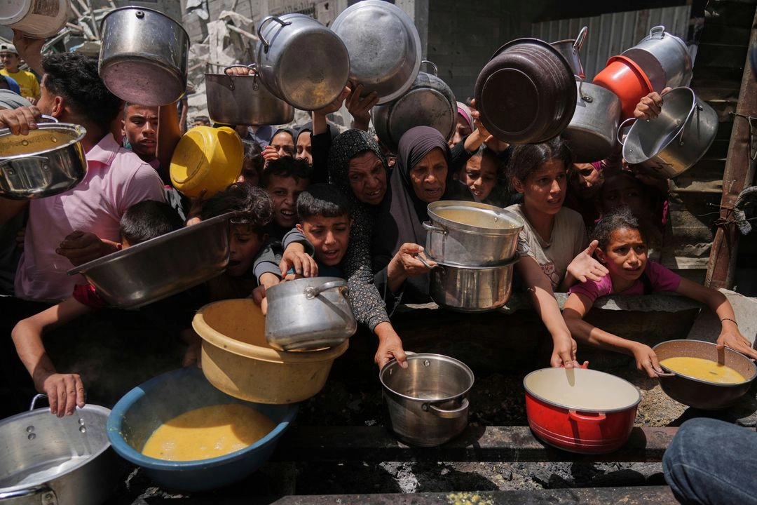 La ONU alertó que si no entra ayuda humanitaria, 14 mil bebés corren el riesgo de morir en dos días y más de 930 mil niños sufrirán hambruna. Foto 