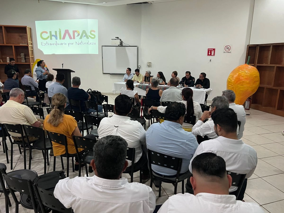 Los empresarios de la frontera sur recriminaron que mientras los migrantes irregulares ingresan al país constantemente, los turistas que buscan ingresar de manera legal a México enfrentan en la aduana burocracia y corrupción. 

