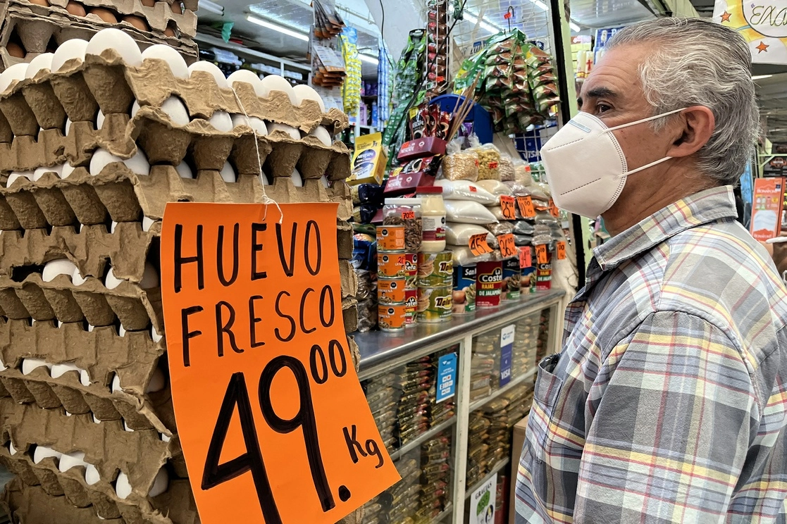 Venta de huevo en un local de un mercado en CDMX. Foto José Antonio López / Archivo