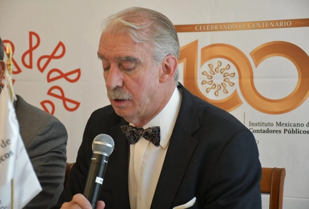 Ernerto O’Farril Santoscoy, presidente de la Comisión de Análisis Económico del IMCP. Foto Tomada de https://imcp.org.mx/conferencia-de-prensa-imcp-14-de-junio/lic-ernesto-ofarrill-santoscoy-presidente-de-la-comision-de-analisis-economico-del-imcp-1/