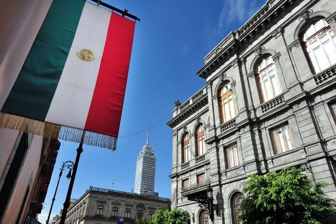 La Cámara Española de Comercio en México reiteró que las empresas con capital ibérico mantienen su interés en invertir en el sector energético, pero pidió certeza en las reglas establecidas por el gobierno federal. Foto Twitter @CamescomOficial