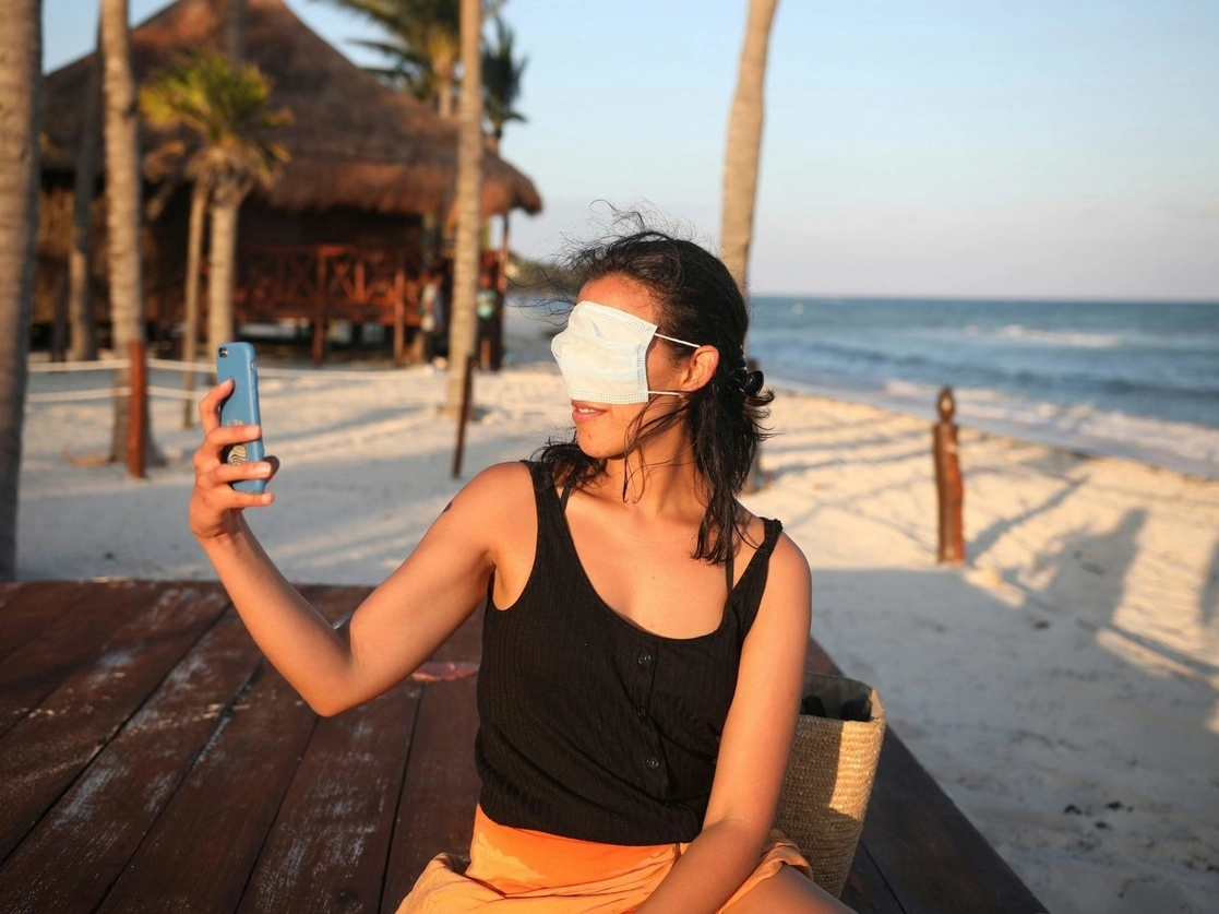‘Selfie’ en tiempos de pandemia en Playa del Carmen, Quintana Roo. Foto Ap / Archivo