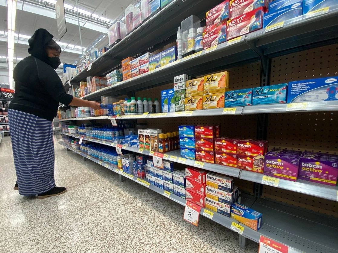 Venta de antigripales en un supermercado de la Ciudad de México. Foto Cuartoscuro / Archivo