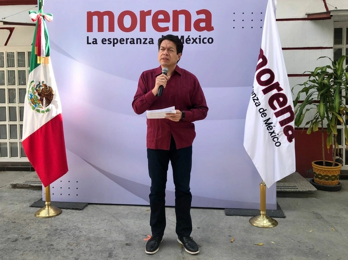 El presidente de Morena, Mario Delgado, durante una conferencia de prensa en la sede del partido, en la CDMX.  Foto Luis Castillo / archivo