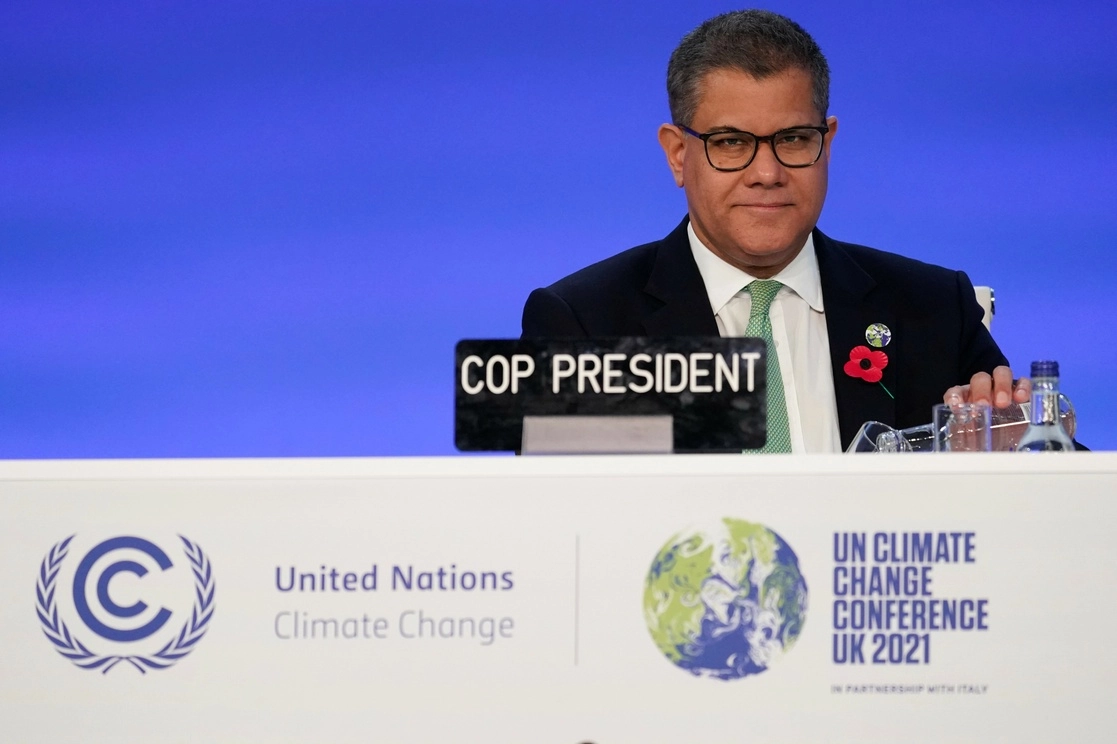 Alok Sharma, presidente de la cumbre COP26, durante una sesión plenaria de balance en la Cumbre de la ONU sobre el clima de la COP26, en Glasgow, Escocia. Foto Ap