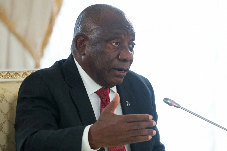 El presidente de Sudáfrica, Cyril Ramaphosa, durante la reunión con Vladimir Putin en Strel'na, en las afueras de San Petersburgo, el 29 de julio de 2023. Foto Afp