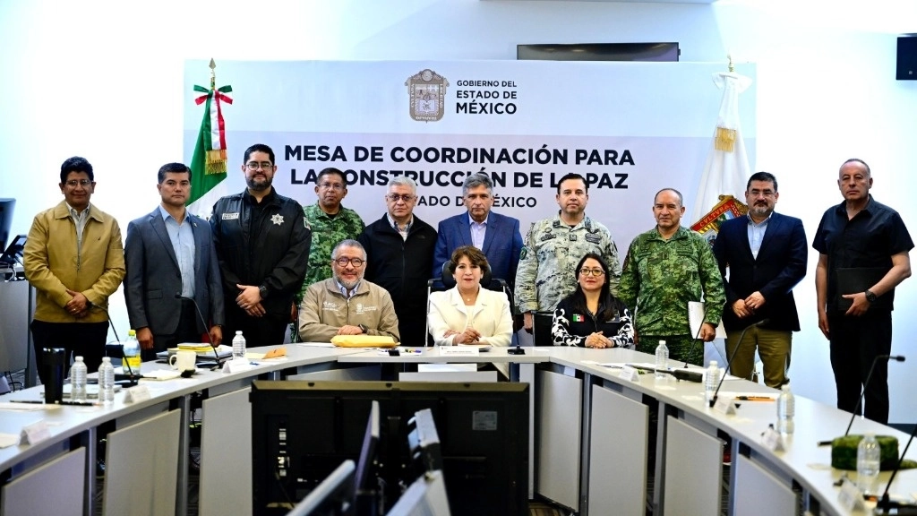 La mandataria mexiquense colocó simultáneamente los Centros de Mando en los C5 de Toluca y Ecatepec, desde estos puntos la Secretaría de Seguridad estatal realizará un monitoreo. Foto Gobierno Edomex