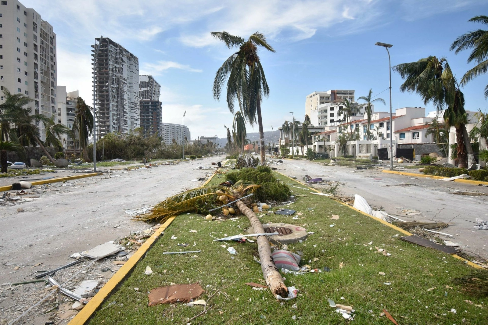 Daños ocasionados por los vientos de 'Otis' en Acapulco, el 26 de octubre de 2023. Foto Cuartoscuro