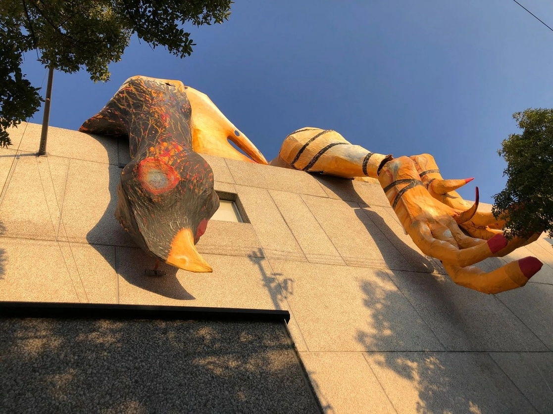 La obra se intitula 'Muerte y funerales de Caín (no homenaje a Siqueiros)' que el artista concibió ex profeso para ese espacio museístico en 1996. Foto Gustavo García, cortesía del Museo de Arte Carrillo Gil