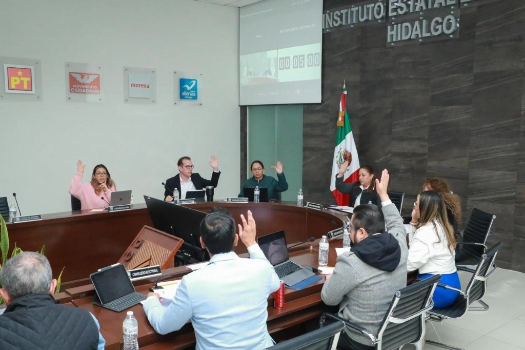 El pleno del Consejo General del IEEH realizó la tercera sesión extraordinaria correspondiente al proceso electoral para renovar los gobiernos municipales. Foto Ricardo Montoya
