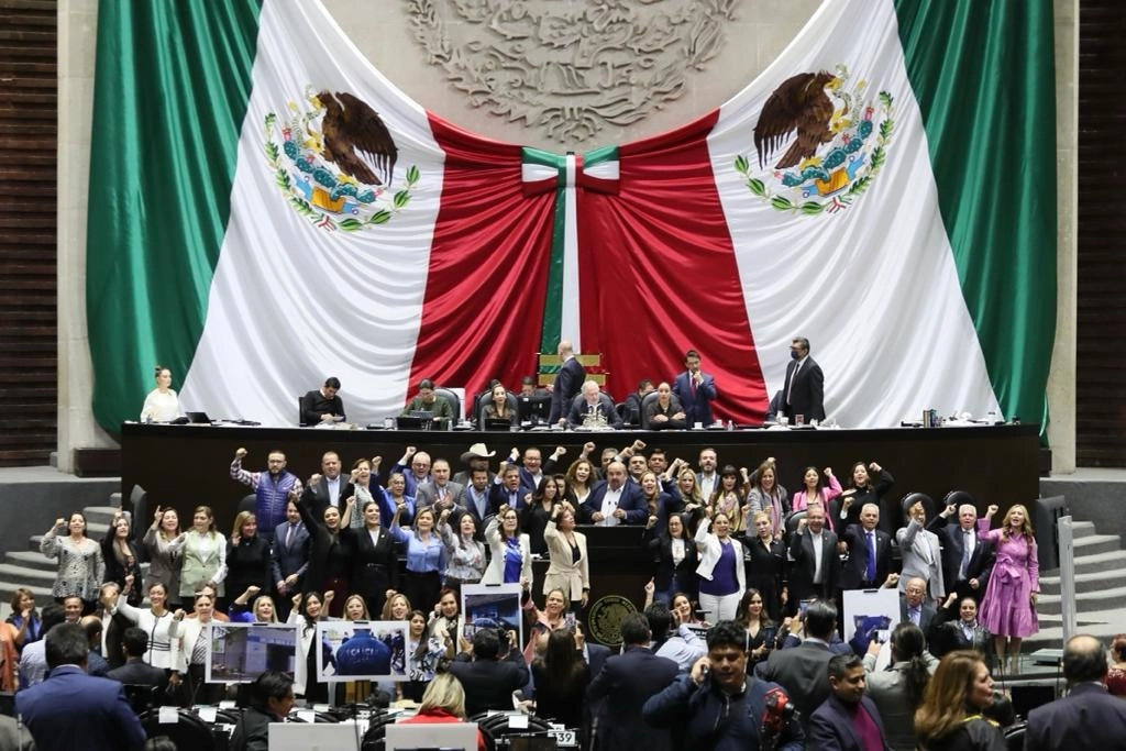 Diputados del PAN durante la protesta en tribuna. Foto Roberto García
