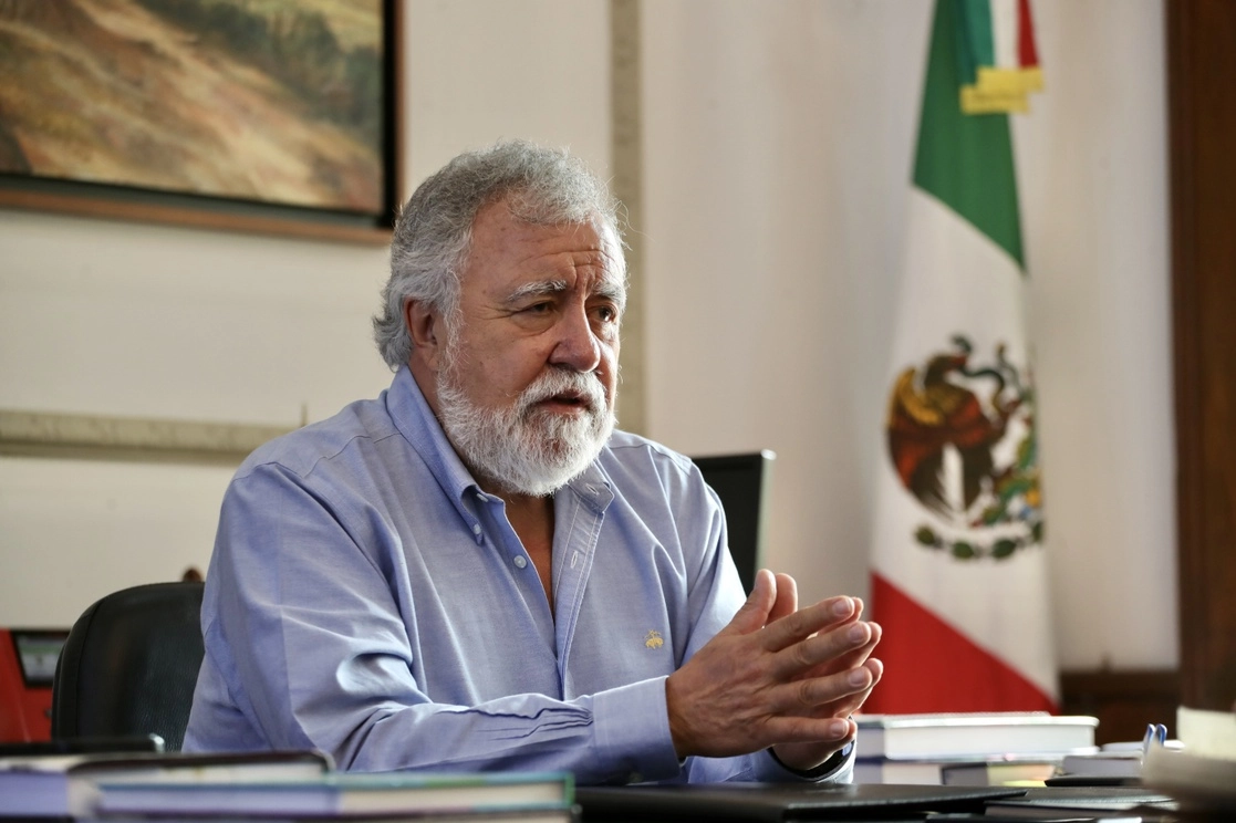 Alejandro Encinas Rodríguez, subsecretario de Derechos Humanos de la Secretaría de Gobernación, reconoció que la enorme mayoría del presupuesto de la Comisión Nacional de Búsqueda se destina a garantizar la operación de las comisiones locales. Foto Luis Castillo / Archivo