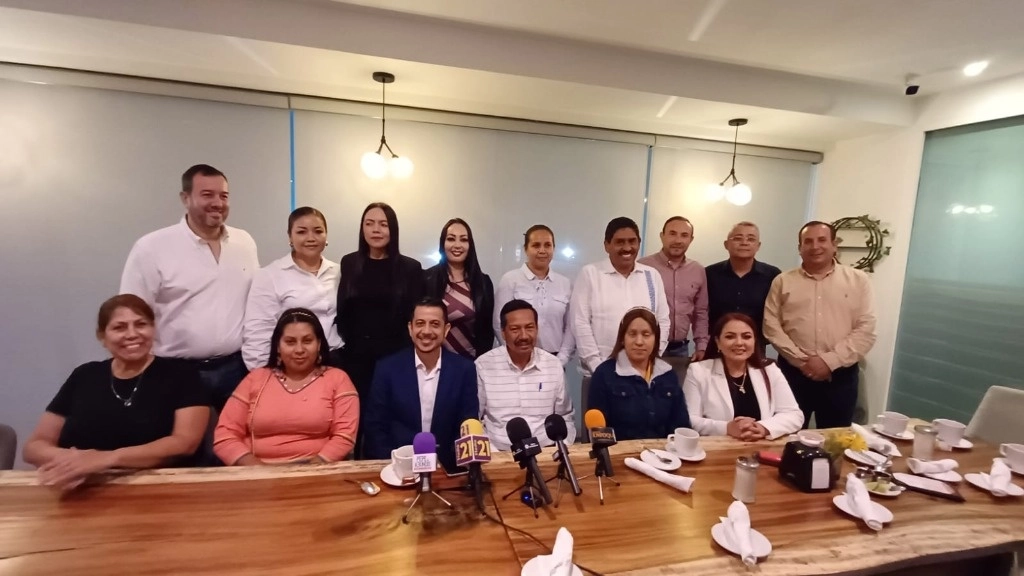 Castañeda Rangel, de 60 años de edad, no es un improvisado en la política, ya que de 1993 a 1996, fue presidente municipal de Huajicori. Foto La Jornada