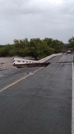Así se ve uno de los puentes vehiculares. Foto La Jornada