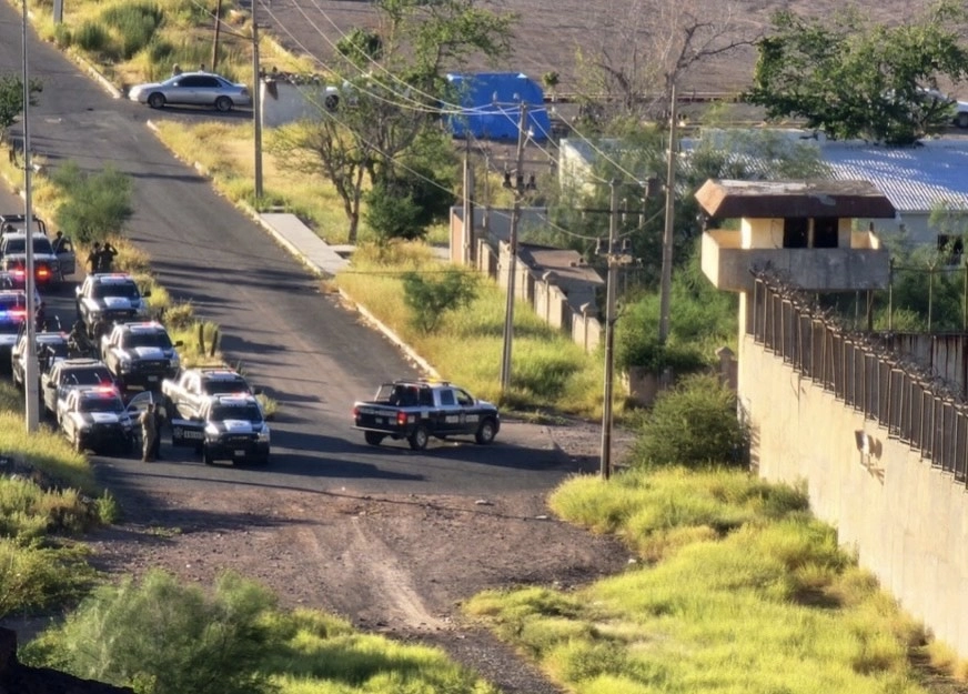 No se reportan personas lesionadas o fallecidas dentro del Cereso de Guaymas. Foto La Jornada 