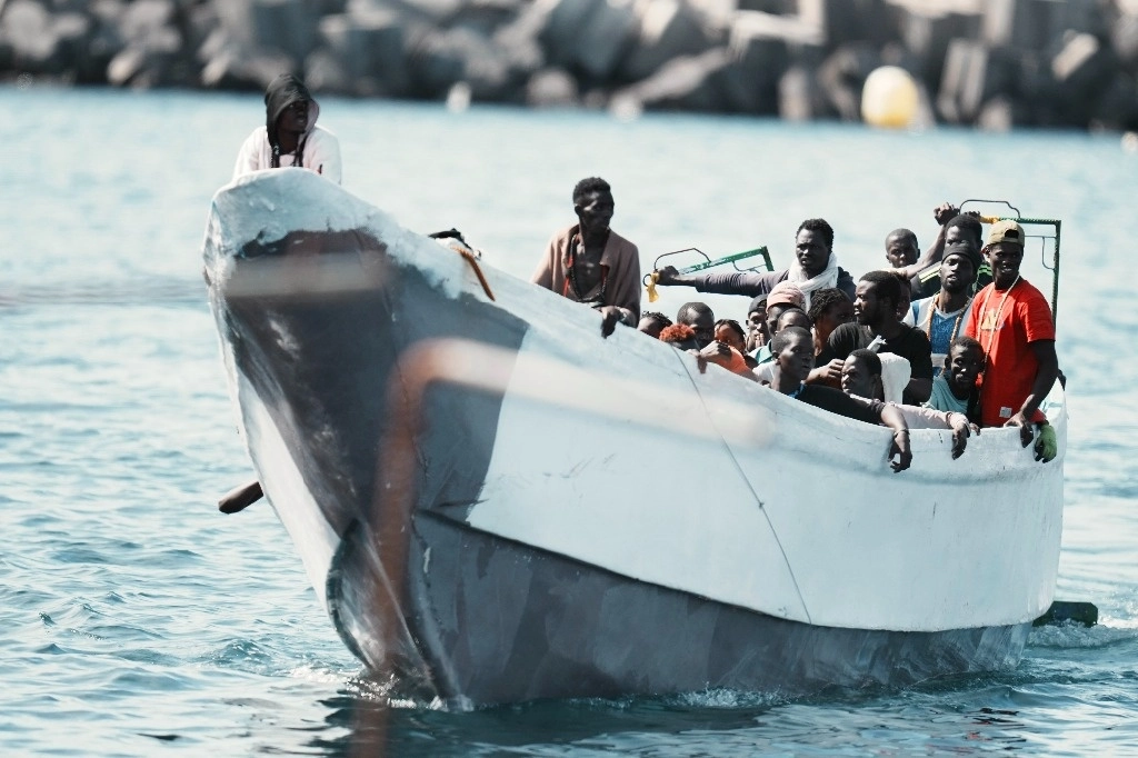 Migrantes a su llegada al puerto de La Restinga, en El Hierro, Santa Cruz de Tenerife, Canarias, España, el 31 de octubre de 2023. Foto Europa Press