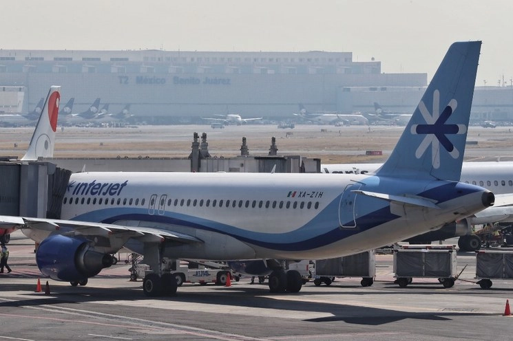 Interjet atendió a 1 millón 290 mil personas durante enero pasado, con lo que incrementó en 12.8% en su número de pasajeros. Foto Marco Peláez / Archivo
