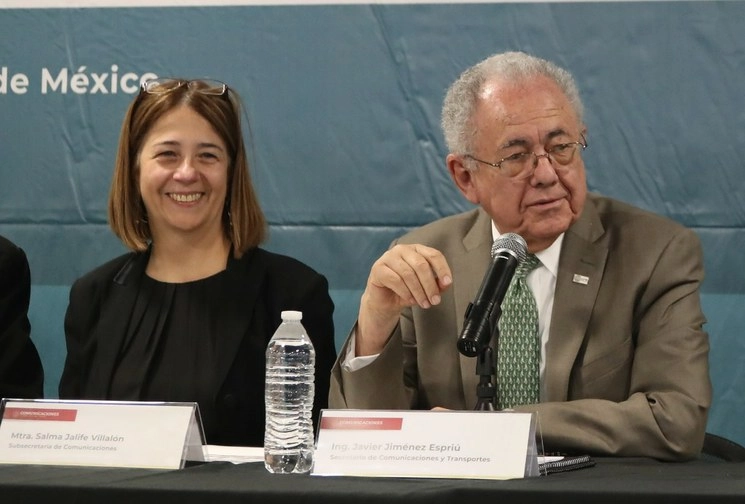 Salma Jalife, subsecretaria de Comunicaciones y Desarrollo Tecnológico y Javier Jiménez Espriú, titular de la SCT. Foto Yazmín Ortega Cortés
