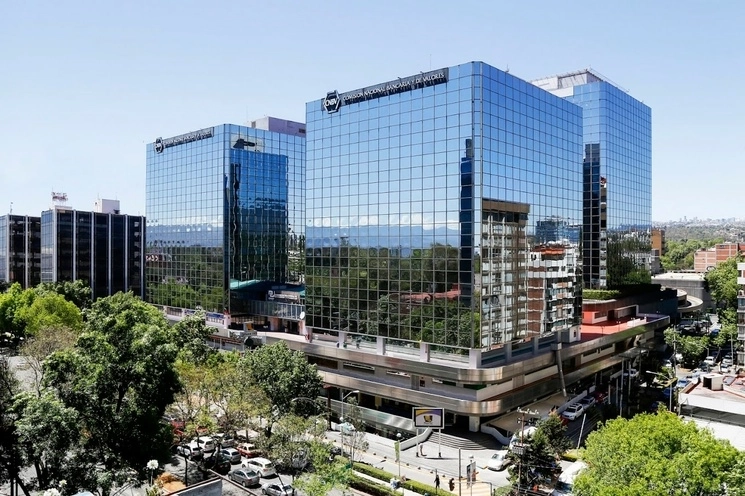 Edificio de la Comisión Nacional Bancaria y de Valores en la Ciudad de México. Foto 