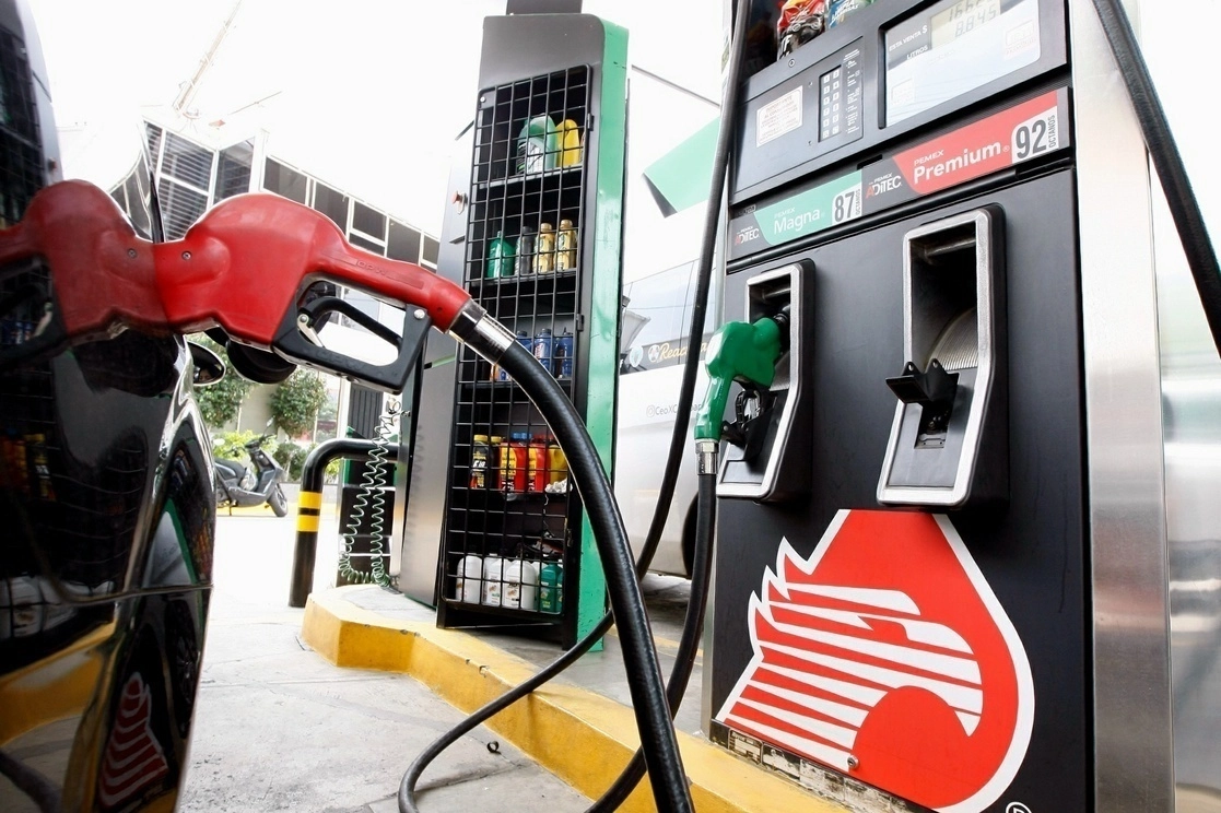Una gasolinera en la Ciudad de México. Foto Roberto García Ortiz / Archivo